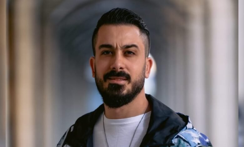 الفنان أحمد العقاد كونو جاهزين لتسمعو اغنيتي لجديدة مني آسف.