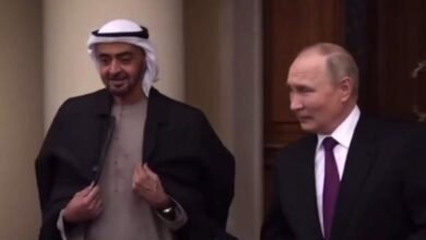 علاقات دافئة.. بوتين يهدي بن زايد معطفه الشخصي