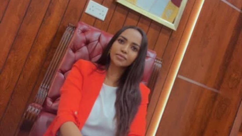 سيدة الأعمال Asia Ibrahim تتجه دول العالم نحو اتباع سياسات إقتصادية مختلفة