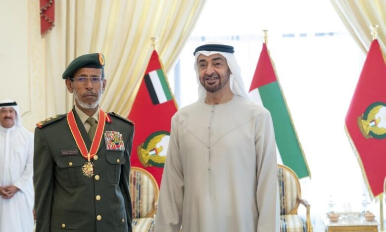 رئيس الإمارات يقيل رئيس الأركان ويعين نائبه في المنصب