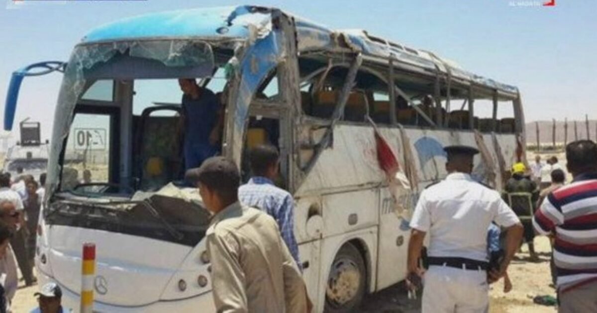 تحقيق رسمي مطلوب بعد مقتل 21 في حادث حافلة على طريق دهب–نويبع