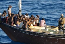 تقدم الحوثيين إلى ميون يرفع كلفة المرور في مضيق باب المندب