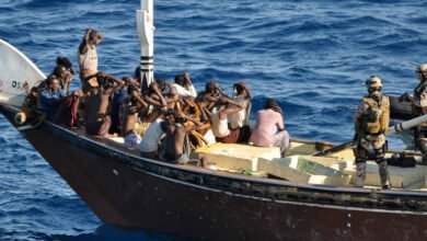 تقدم الحوثيين إلى ميون يرفع كلفة المرور في مضيق باب المندب
