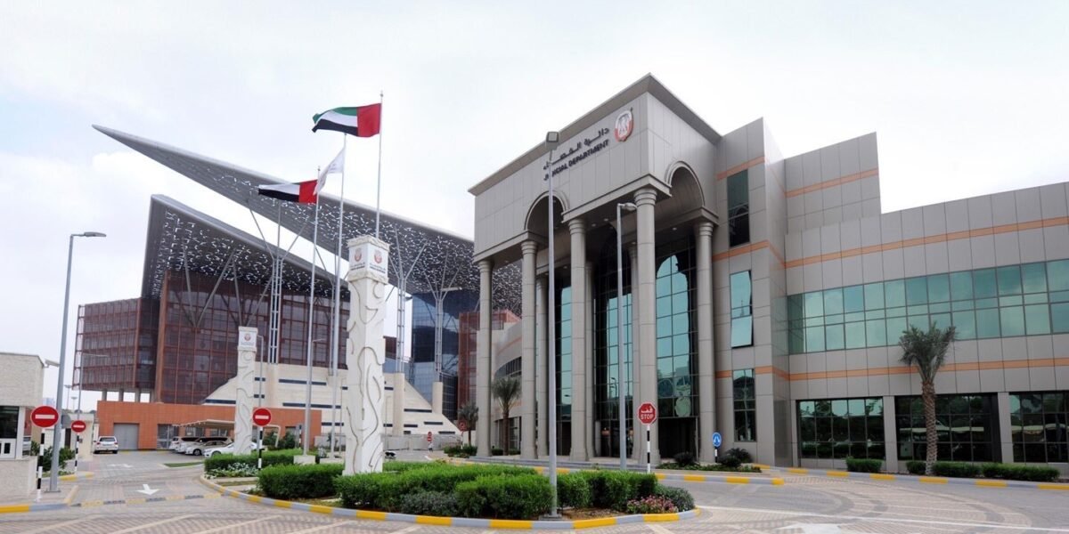 التحقيق مع محامية اختلقت قضية لزيادة متابعيها على مواقع التواصل