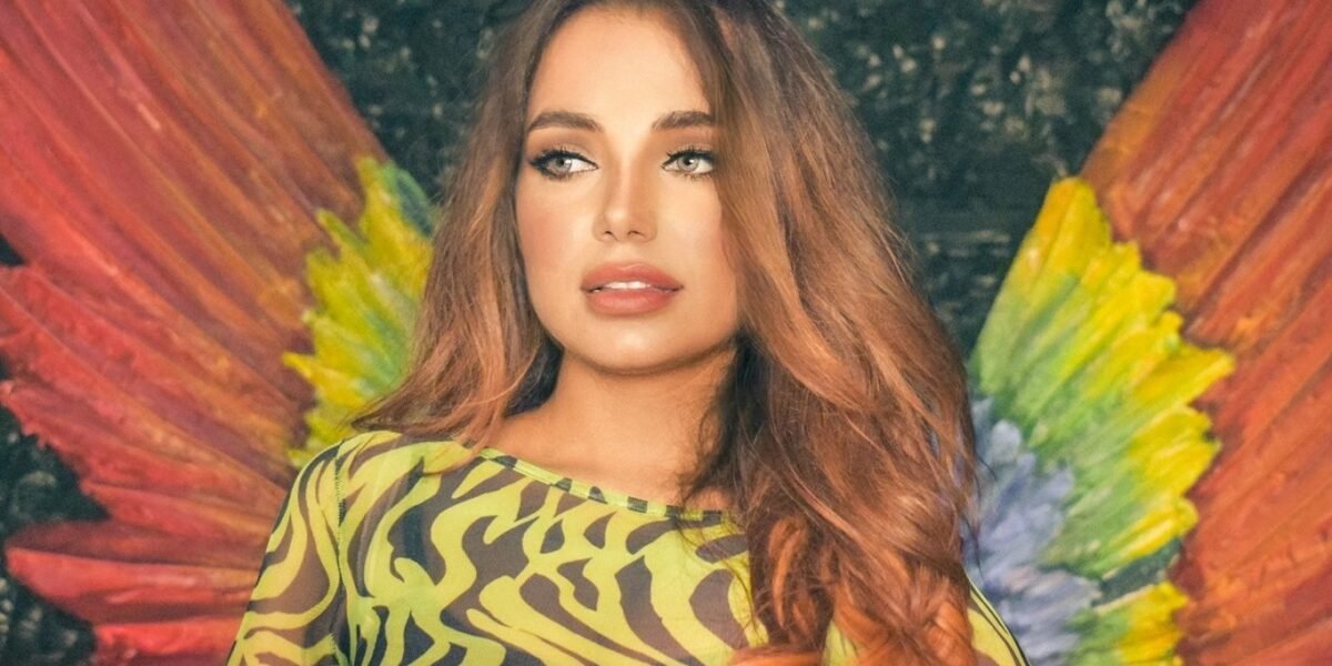 الفنانة اللبنانية جنى في لقاء عبر خبر عاجل TV أول فنانة عربية تقدم حفل مباشر عبر تطبيق تيك توك