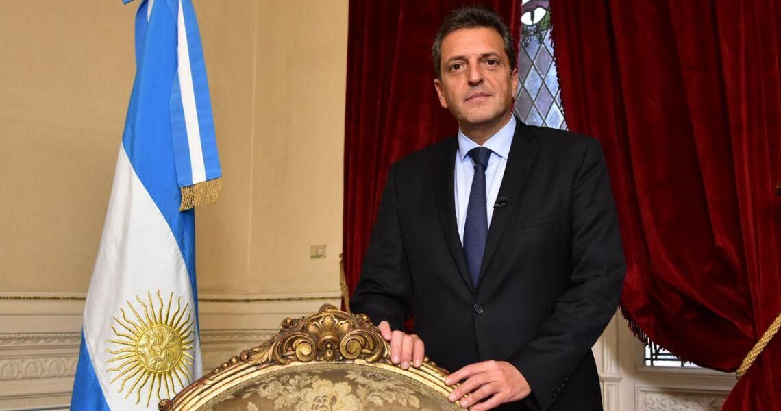 وزير الاقتصاد الأرجنتيني يعلن عزم بلاده منع دخول سفينة تنقل غازا طبيعيا مسالا من روسيا