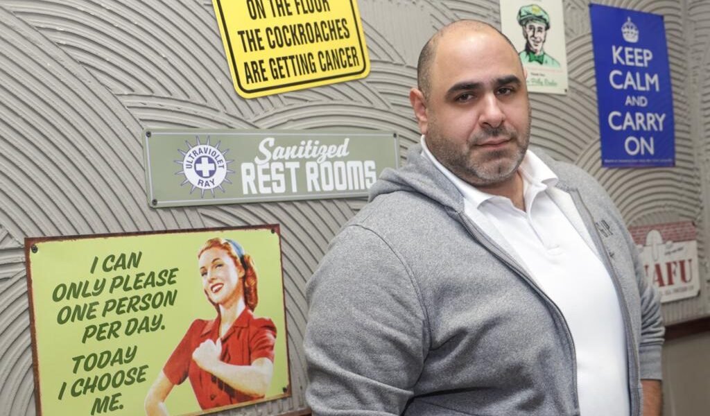 Chef George Ghorayeb is a professional chef and owner of Paprika Restaurants. - صورة مميزة صورة مميزة: Chef George Ghorayeb is a professional chef and owner of Paprika Restaurants.