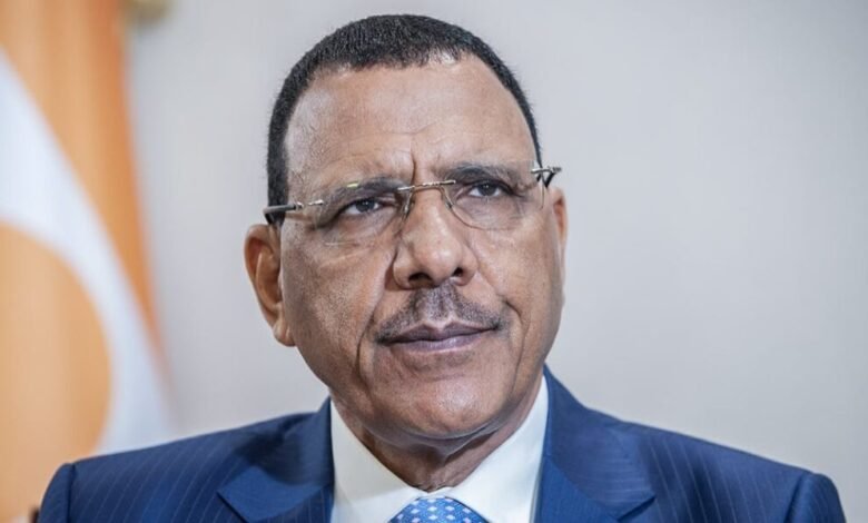 المجلس الانتقالي في النيجر بازوم في حالة صحية جيدة