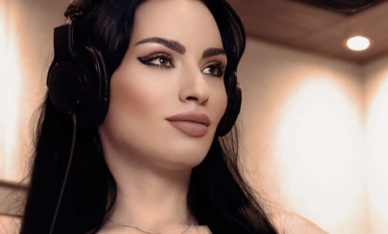كعبي عالي عمل جديد من توقيع الفنانة أريج تناري